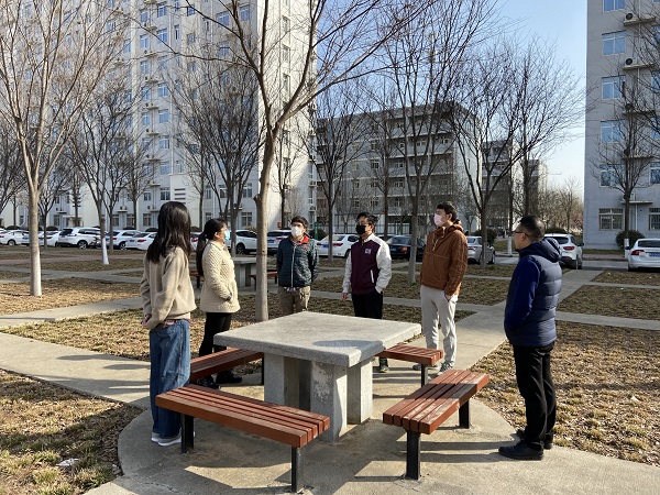 72f3ff15e9b8472e8b4d5782d571f399.jpg 公司领导慰问青年教师.JPG